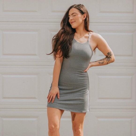 Girlfriend Collective Naomi Workout Athletic Sport Mini Dress Gravel Medium - Picture 1 of 8